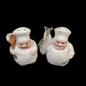 Vintage Portly Chef & Baker Salt And Pepper Shakers W/Corks Made in Japan